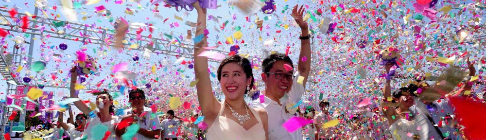 77 parejas casándose en China para el Festival del Doble Séptimo