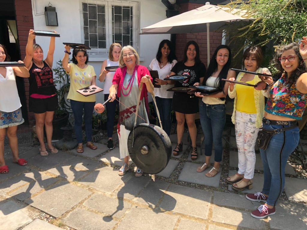 Fengshui Chile Sylvia Galleguillos - entrega de luopanes diplomado fengshui 2019